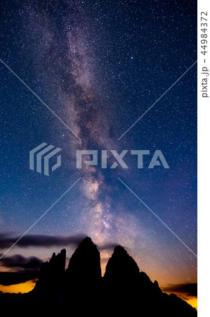 Mliky way over the Tre Cime, Dolomites, Italy Mliky way over the Tre Cime, Dolomites, Italy 44984372
