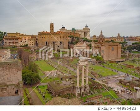 イタリア　フォロ・ロマーノ 44985423