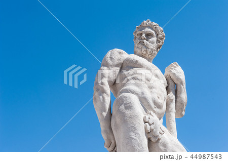 Statue of the 16 century. Statue of Hercules. 44987543