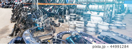 Auto parts market. 44991284