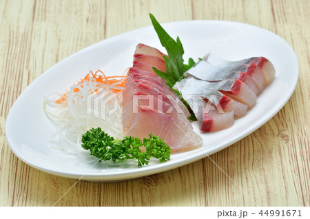 ヒラマサの刺し身 44991671