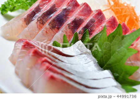 ヒラマサの刺し身 44991736