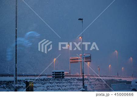 鳥取　四季の散歩　春　雪　風景 45000666