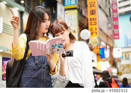 韓国　女子旅　街歩き 45002312