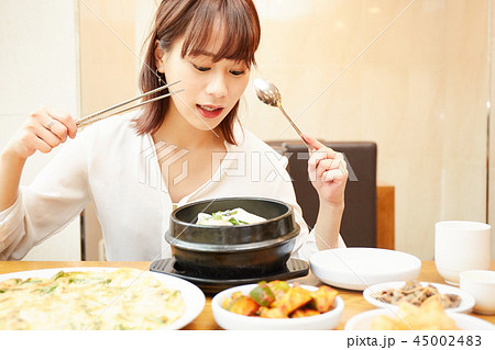 韓国　女子旅　韓国料理　食事 45002483