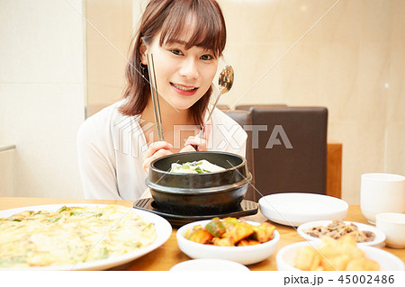 韓国　女子旅　韓国料理　食事 45002486