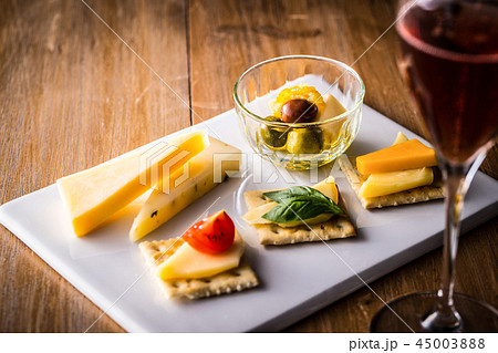 ワインとチーズ 45003888