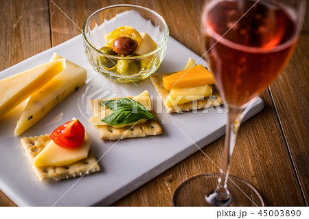 ワインとチーズ 45003890