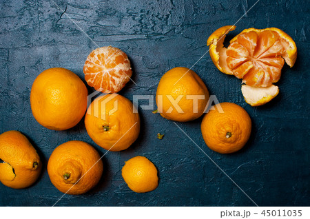 Fresh ripe mandarins  Fresh ripe mandarins  45011035