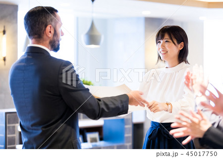 ビジネスシーン ビジネスシーン 45017750