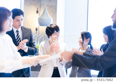 ビジネスシーン ビジネスシーン 45017882
