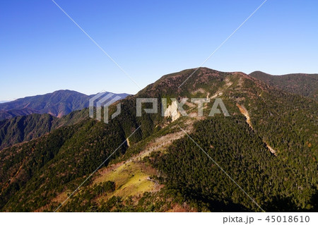 破風山から見る甲武信ヶ岳 破風山から見る甲武信ヶ岳 45018610