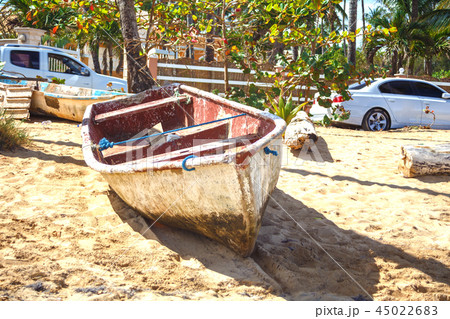 Boat on the sand Boat on the sand 45022683