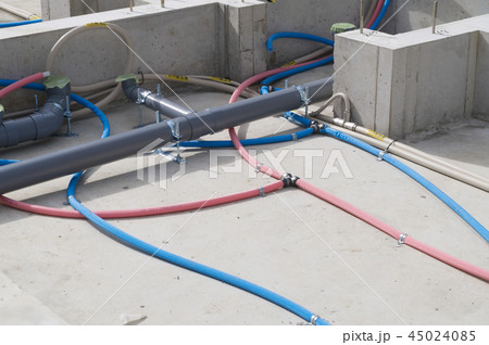 木造住宅　基礎工事　ベタ基礎　給排水 45024085