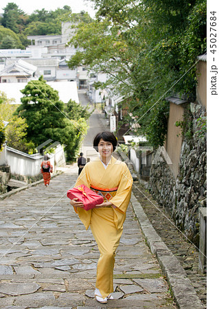 着物の女性 45027684