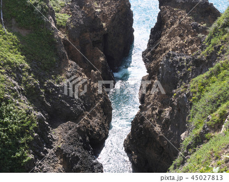 能登半島/義経の舟隠し/石川県羽咋郡志賀町前浜 能登半島/義経の舟隠し/石川県羽咋郡志賀町前浜 45027813