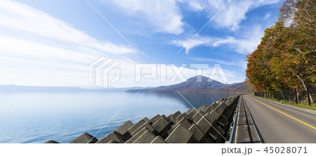 秋の支笏湖（ポロピナイ周辺） 45028071