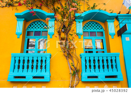 Colorful colonial houses in Cartagena de Indias 45028392