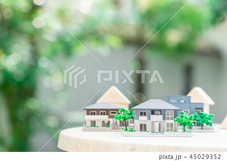 不動産イメージ ミニチュア 模型 家 不動産イメージ ミニチュア 模型 家 45029352