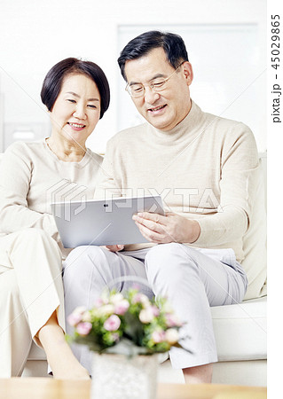 夫婦 笑顔 微笑 45029865