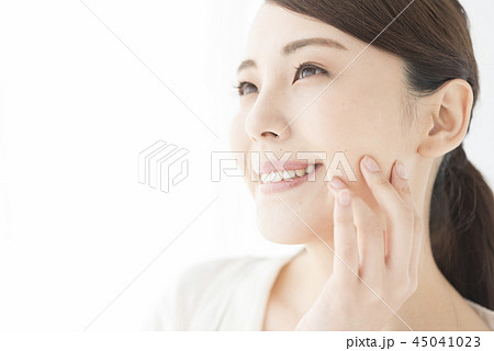 透明感　美容　美白 45041023