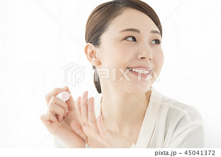 ネイル　オシャレ　笑顔　 45041372