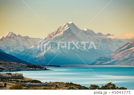 Road to Mt Cook, highest mountain in New Zealand. 45043775