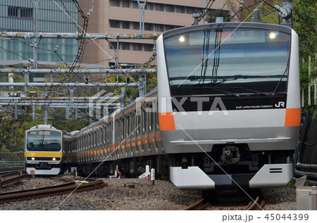JR東日本中央線E233系+E231系御茶ノ水～飯田橋間にて 45044399