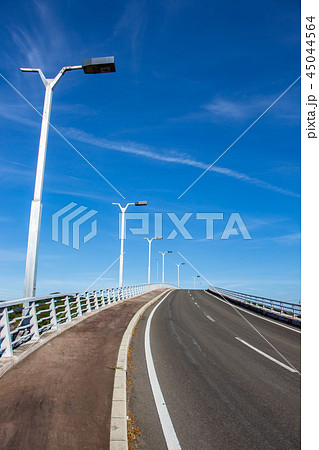 未来イメージ 鹿児島県 竹島大橋 空へ続く道 未来イメージ 鹿児島県 竹島大橋 空へ続く道 45044564