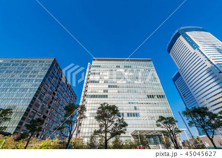 豊洲のオフィスビル街の風景 豊洲のオフィスビル街の風景 45045627