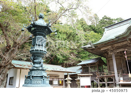金華山黄金山神社、御拝殿前の常夜燈 金華山黄金山神社、御拝殿前の常夜燈 45050975