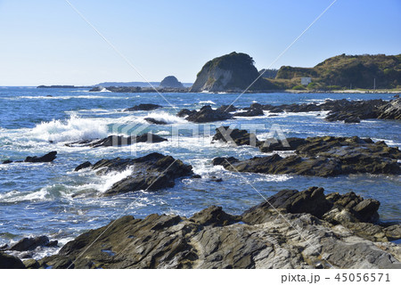 神奈川県三浦半島 【剱崎灯台下】 三浦・岩礁のみち 【秋】 神奈川県三浦半島 【剱崎灯台下】 三浦・岩礁のみち 【秋】 45056571