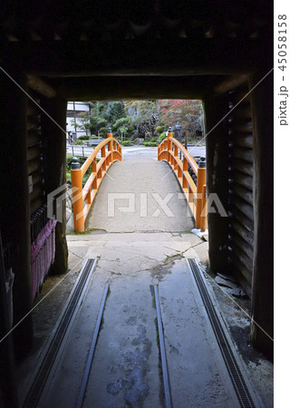 生野銀山　坑道出口（兵庫県朝来市） 45058158