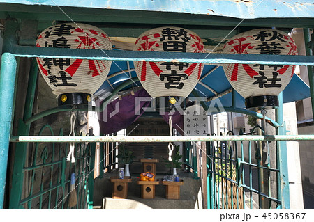 名古屋市:祭礼日の屋根神〔西区栄生2丁目〕 名古屋市:祭礼日の屋根神〔西区栄生2丁目〕 45058367