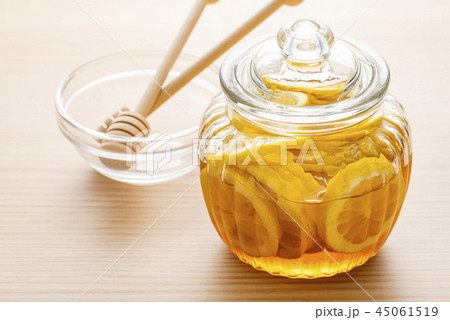 レモンの蜂蜜漬け 45061519