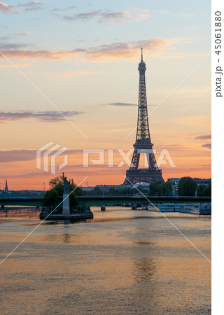 Eiffel tower in Paris, France. Eiffel tower in Paris, France. 45061880