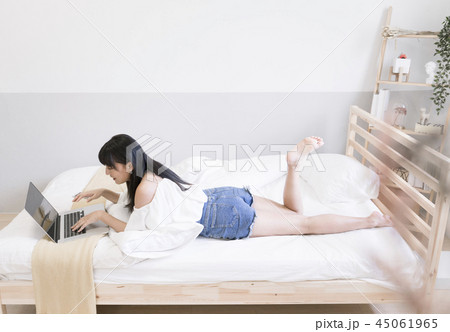 女性 メス 女の人 45061965