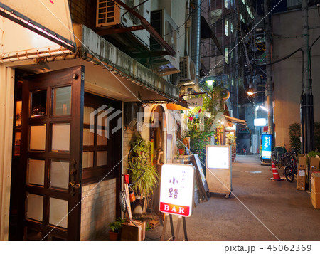 大阪梅田 お初天神の路地裏の夜 45062369