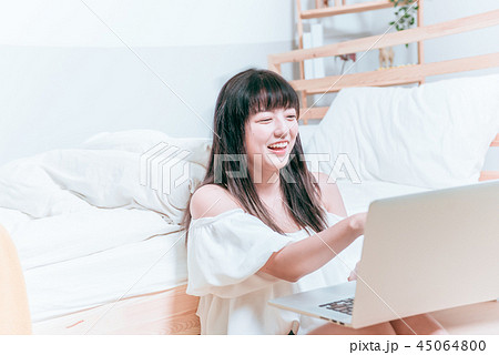 女性 女の人 女 45064800