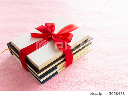 赤いリボン 本 プレゼント 書籍 ギフト お祝い 書物 赤いリボン 本 プレゼント 書籍 ギフト お祝い 書物 45068428