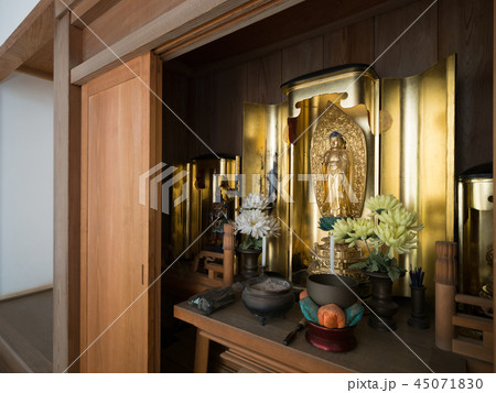 古民家の仏間 45071830