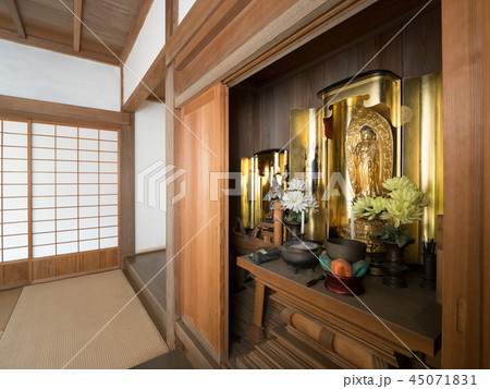 古民家の仏間 45071831