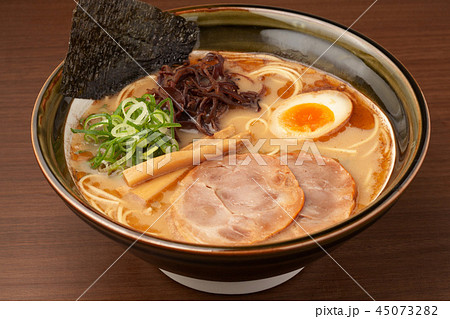 醤油とんこつラーメン 45073282