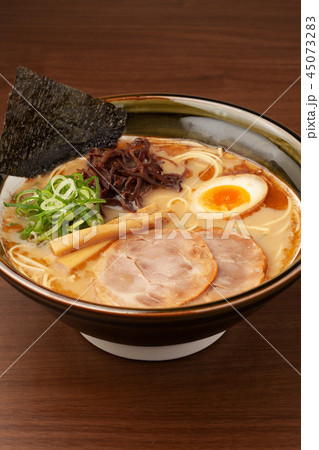 醤油とんこつラーメン 45073283