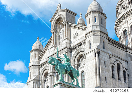 Basilica Coeur Sacre on Montmartre 45079168