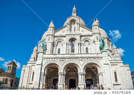 Basilica Coeur Sacre on Montmartre in Paris 45079169