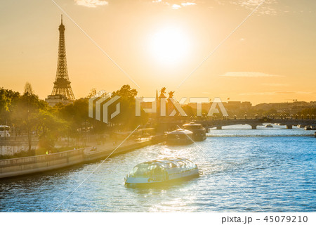 Beautiful sunset with Eiffel Tower 45079210