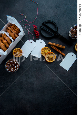 Gift wrapping of Christmas cookies. 45079644