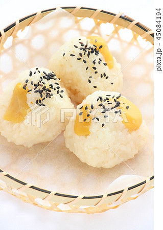 栗ごはんのおにぎり 45084194