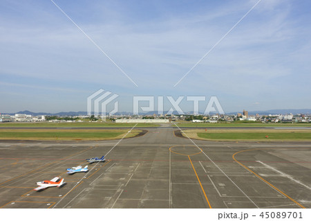 県営名古屋空港　滑走路 45089701